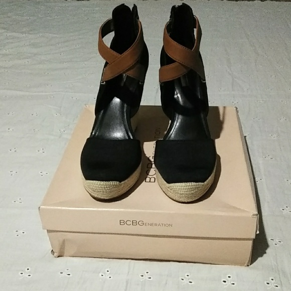 BCBGENERATION wedged heel shoes - Picture 4 of 8